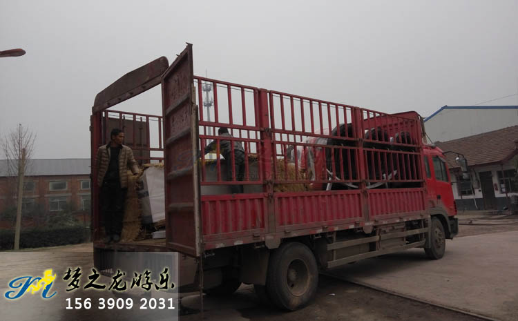 電瓶碰碰車，和諧號軌道小火車發(fā)貨